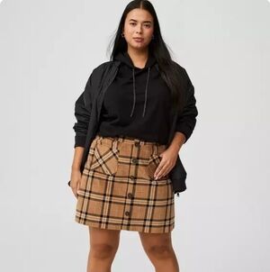 🍁🍂NWOT TORRID 2X Mini Corduroy Button-Front Skirt